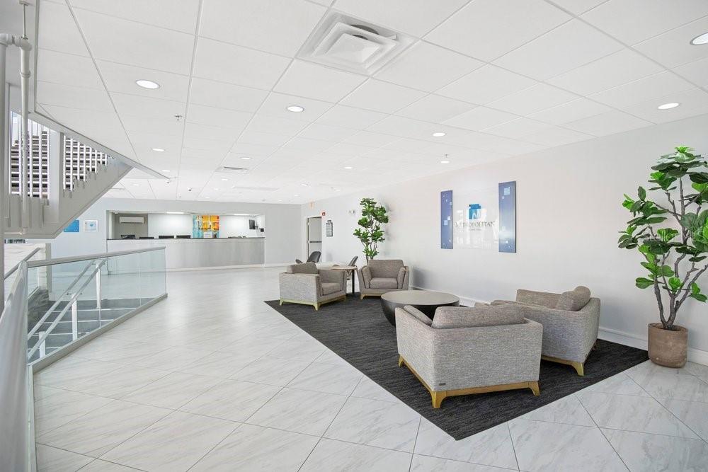 METROPOLITAN/LK EOLA - Residential