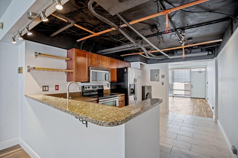 METROPOLITAN/LK EOLA - Residential