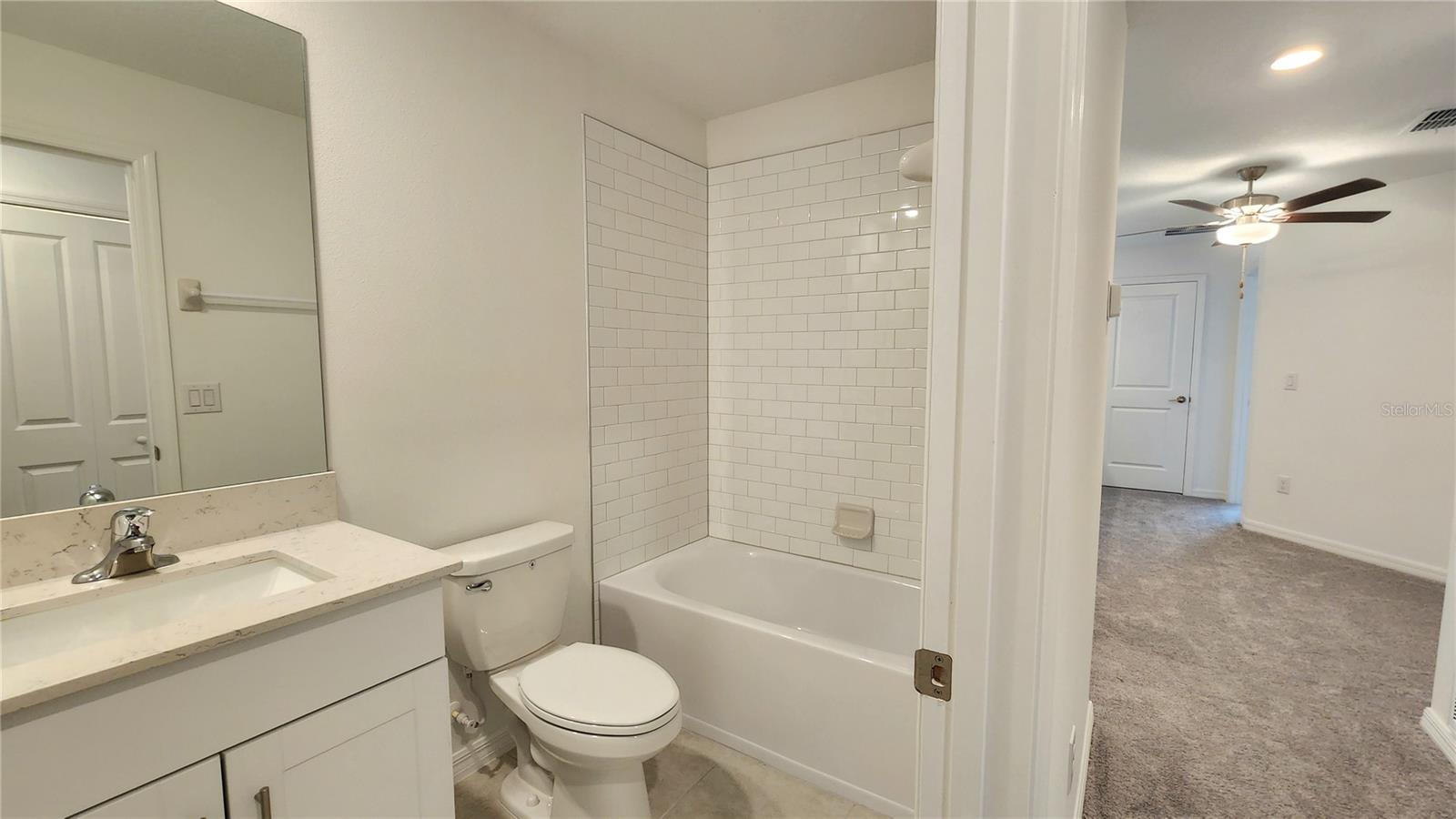 D06 HAWK TOWNHOMES - Residential Lease