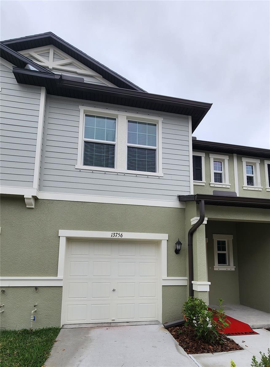 D06 HAWK TOWNHOMES - Residential Lease
