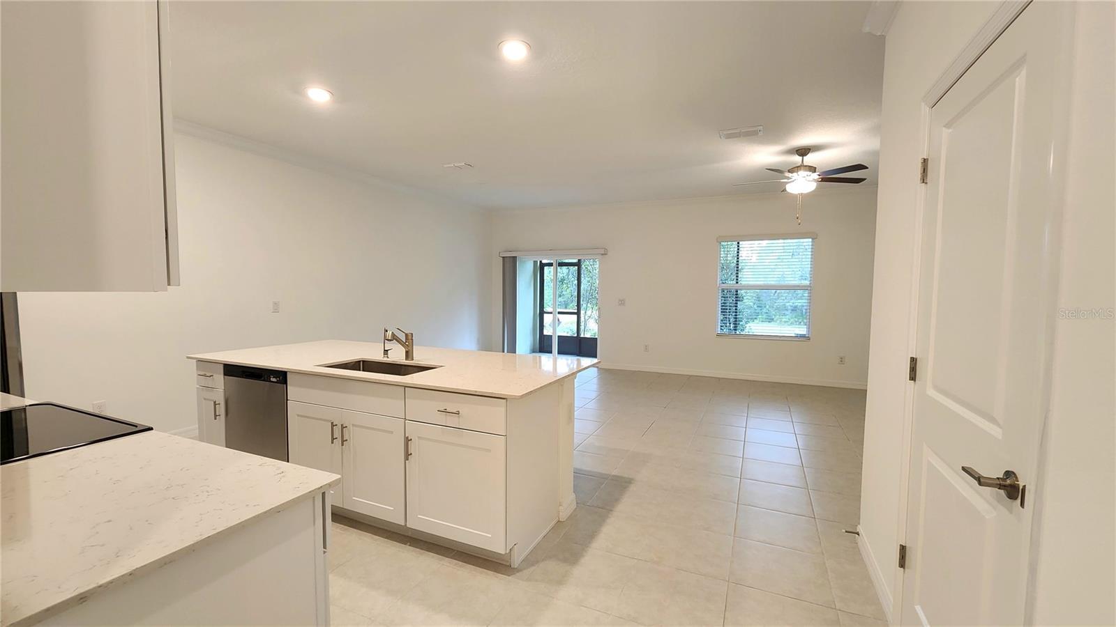 D06 HAWK TOWNHOMES - Residential Lease