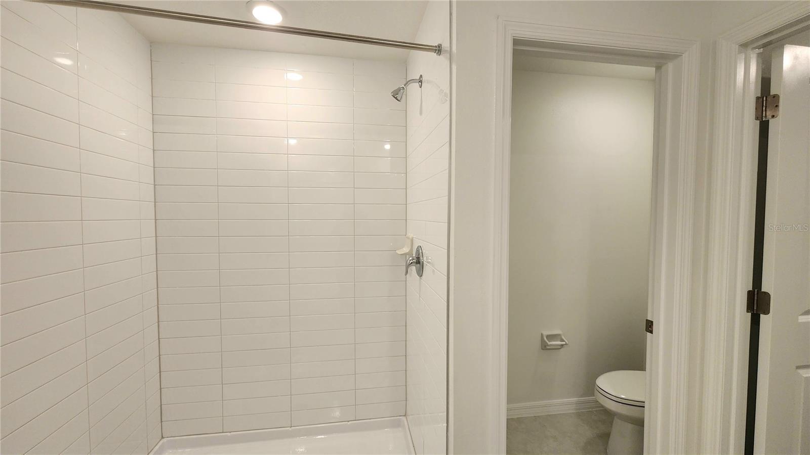 D06 HAWK TOWNHOMES - Residential Lease