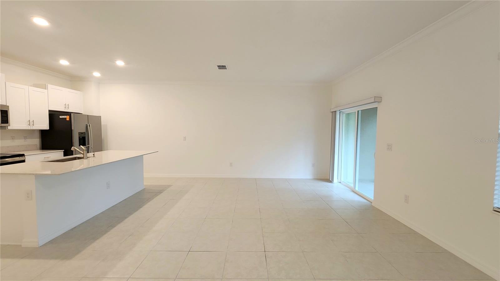 D06 HAWK TOWNHOMES - Residential Lease