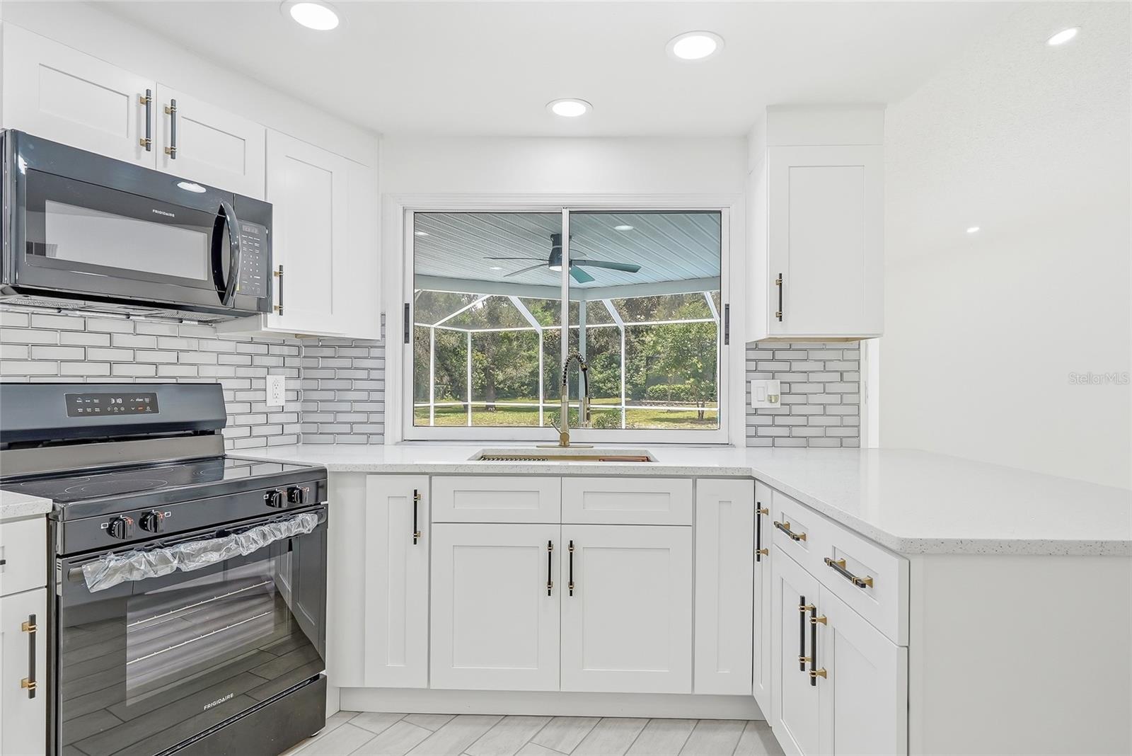 OAKRIDGE ESTATES - Residential
