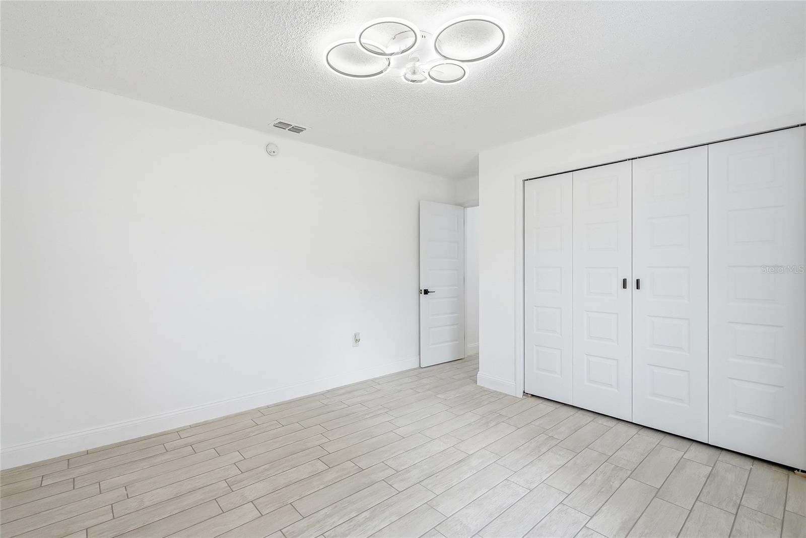 OAKRIDGE ESTATES - Residential