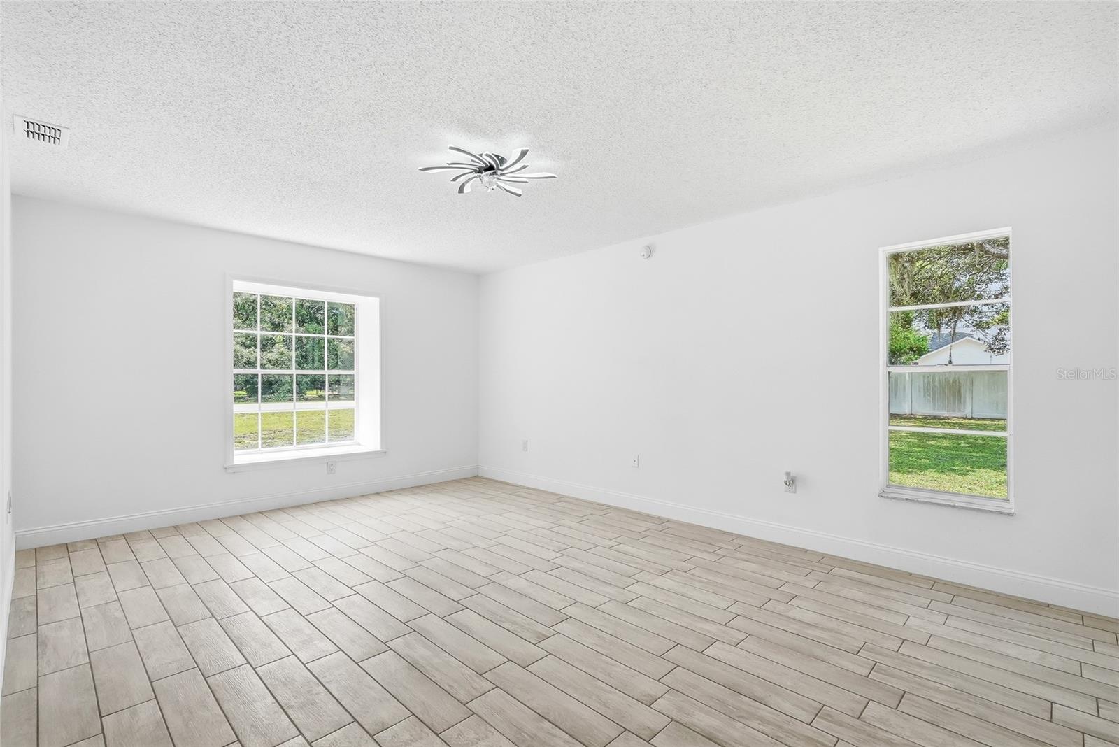 OAKRIDGE ESTATES - Residential
