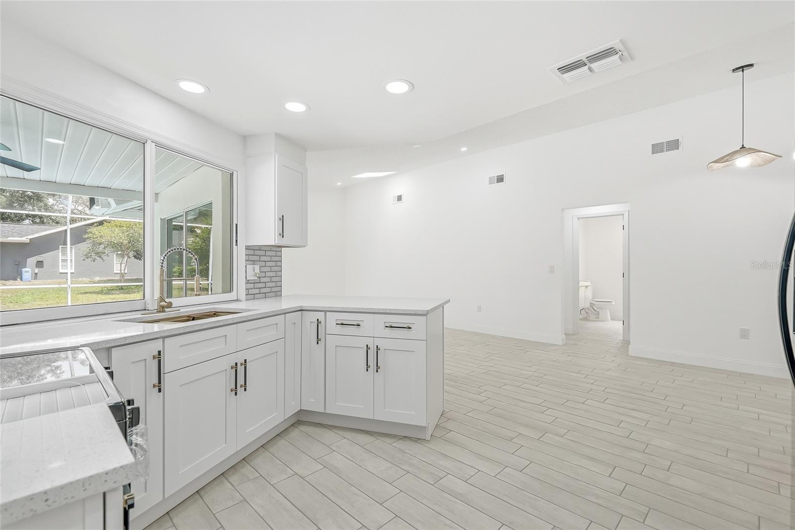 OAKRIDGE ESTATES - Residential