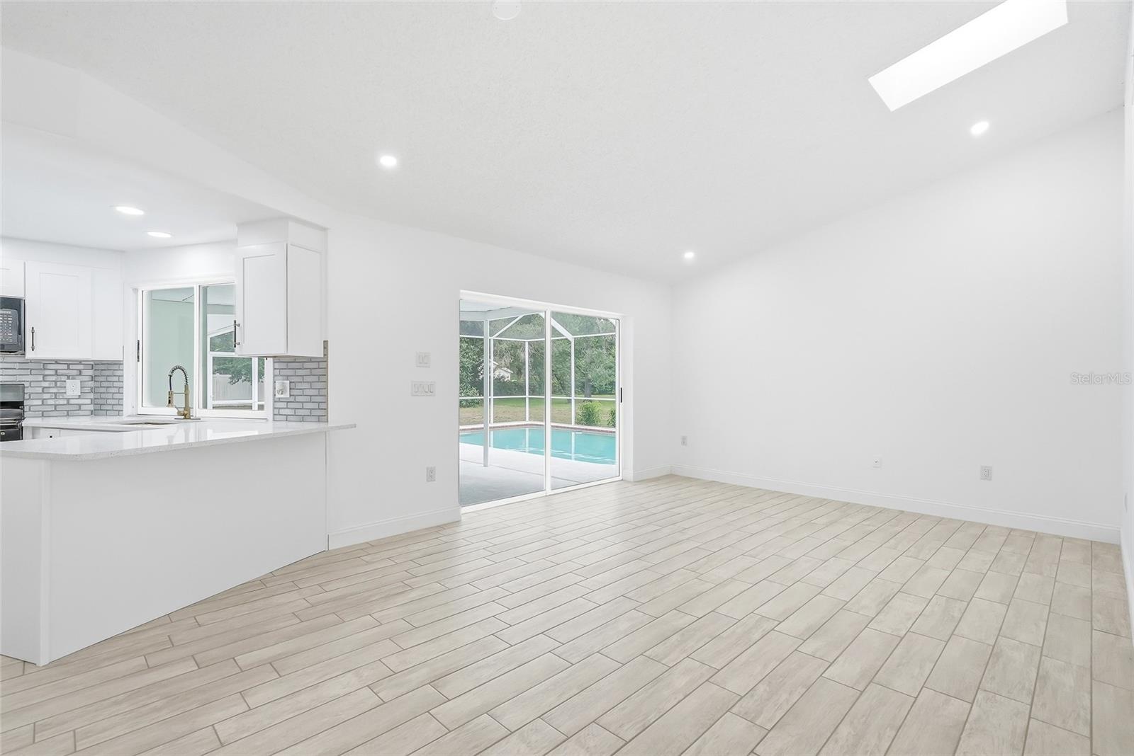 OAKRIDGE ESTATES - Residential