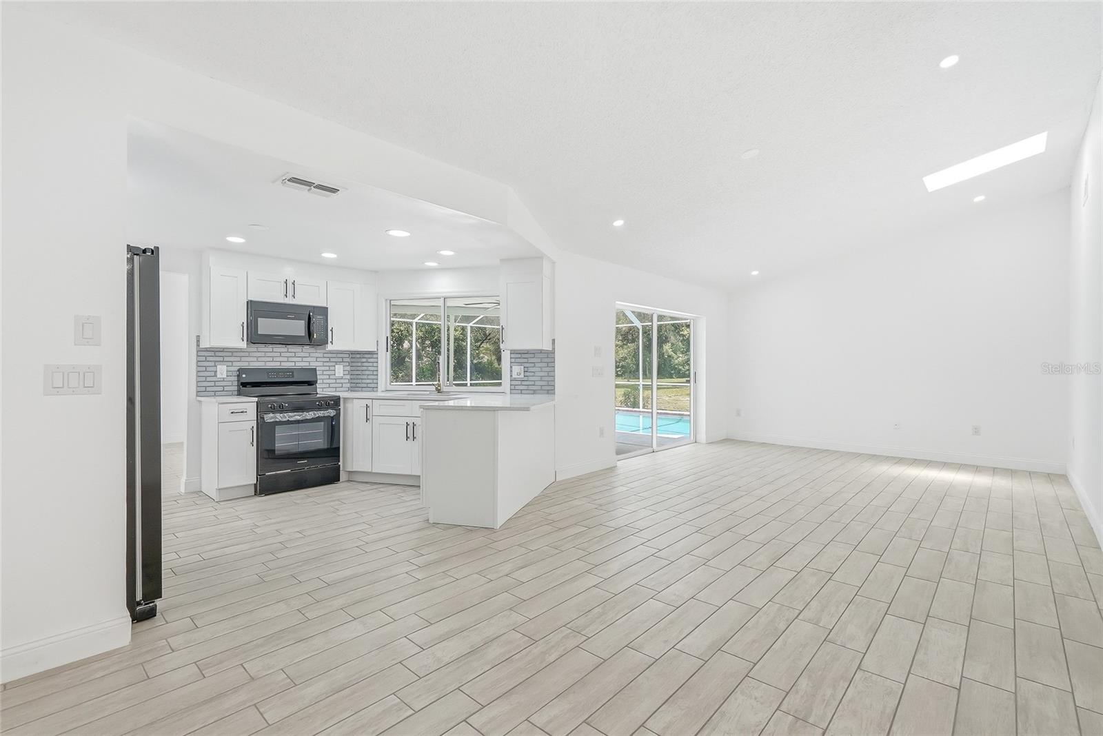 OAKRIDGE ESTATES - Residential