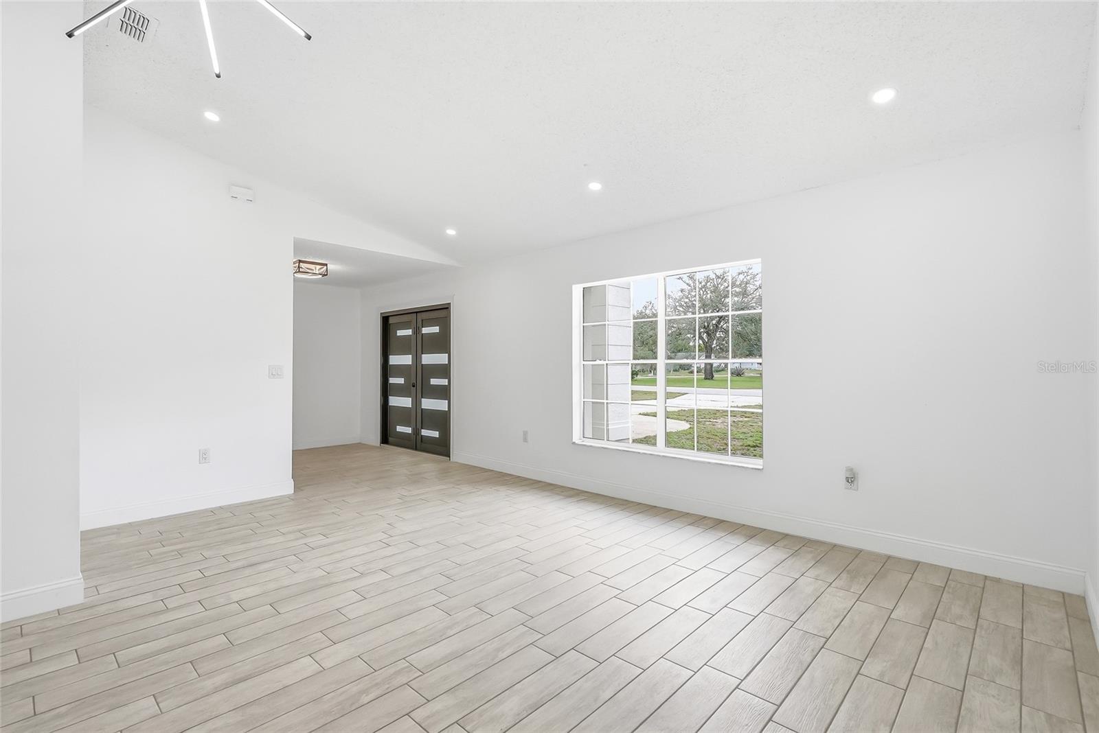 OAKRIDGE ESTATES - Residential