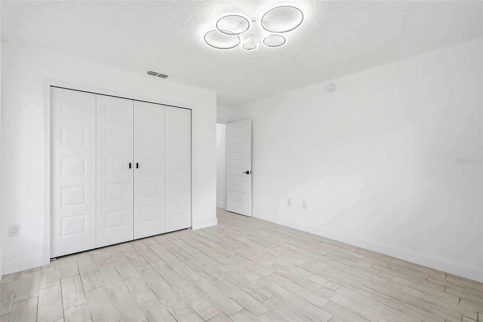OAKRIDGE ESTATES - Residential