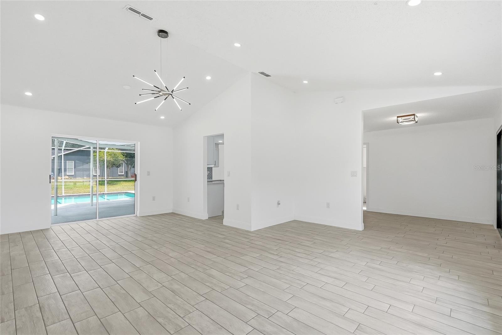 OAKRIDGE ESTATES - Residential