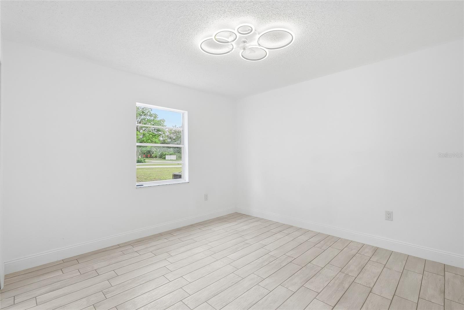 OAKRIDGE ESTATES - Residential