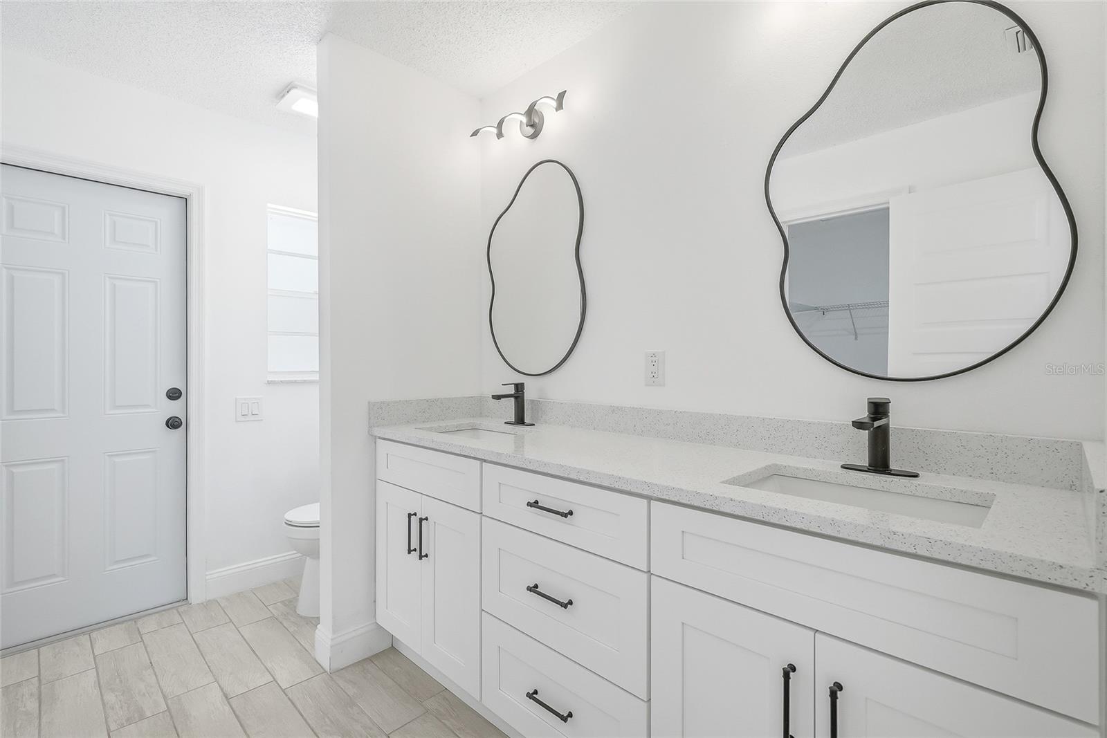OAKRIDGE ESTATES - Residential