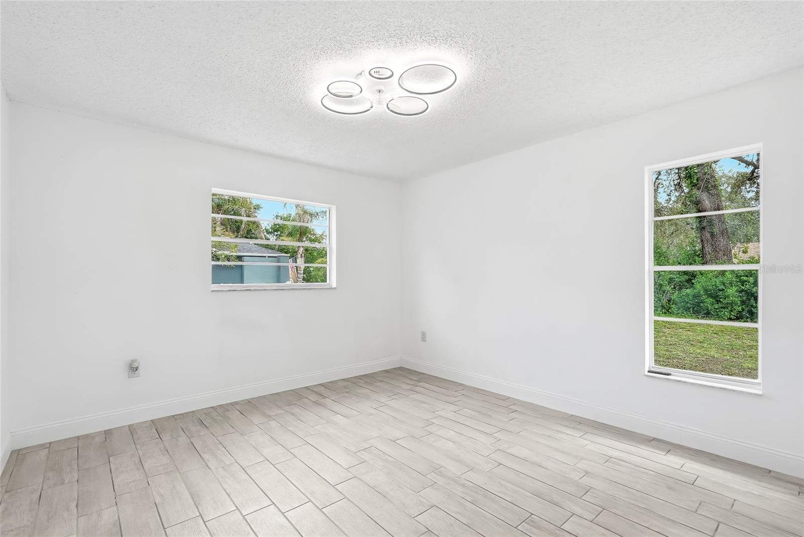 OAKRIDGE ESTATES - Residential