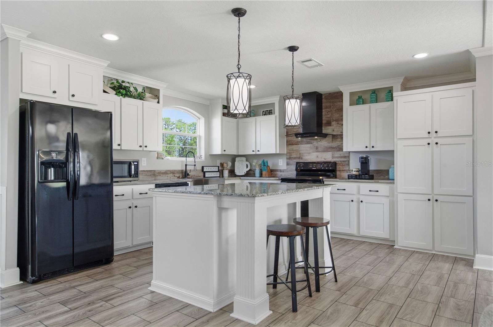 GROVELAND FARMS 15-23-24 - Residential