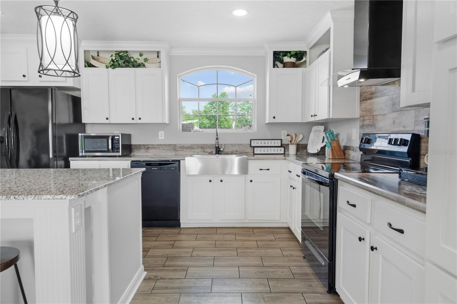 GROVELAND FARMS 15-23-24 - Residential