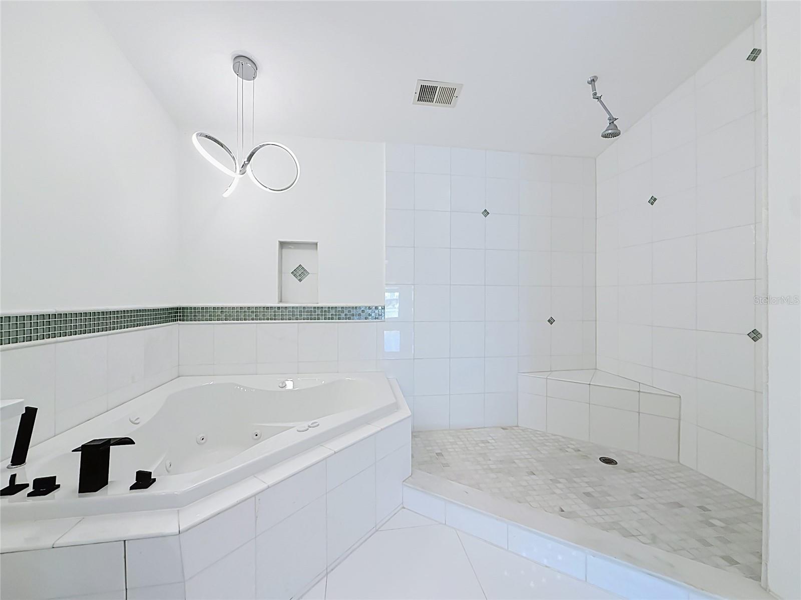 ISLAND ESTATES OF CLEARWATER - Residential