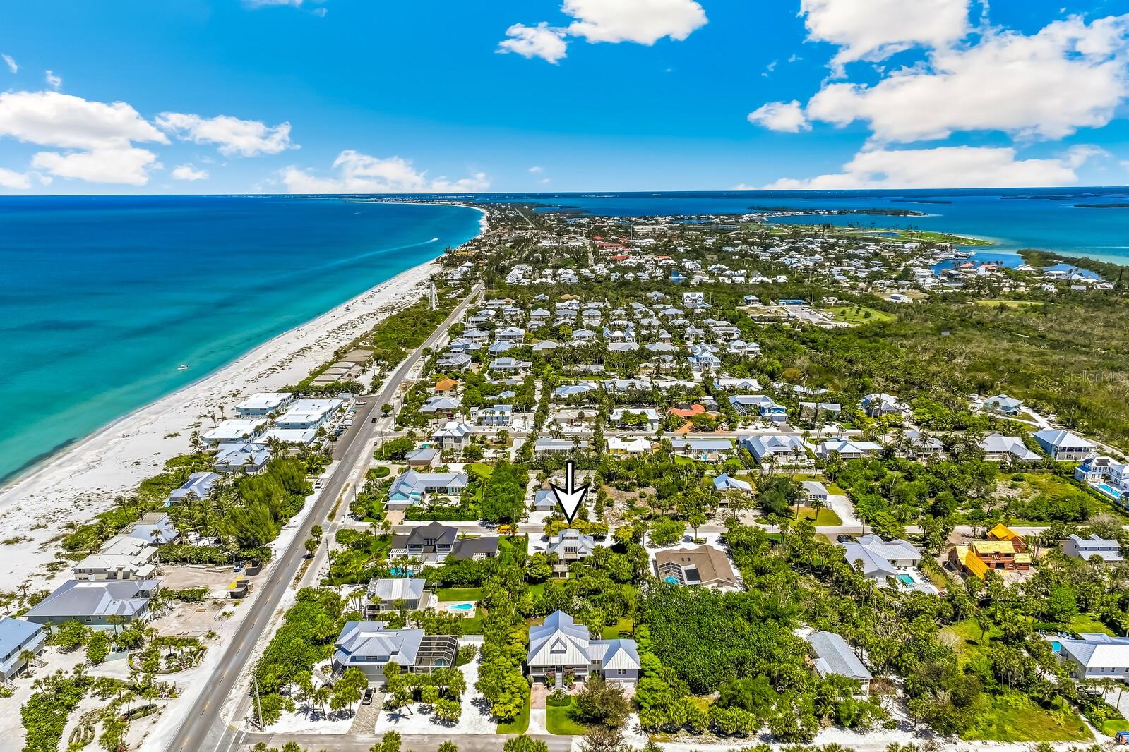 GOLDEN BEACH - Residential