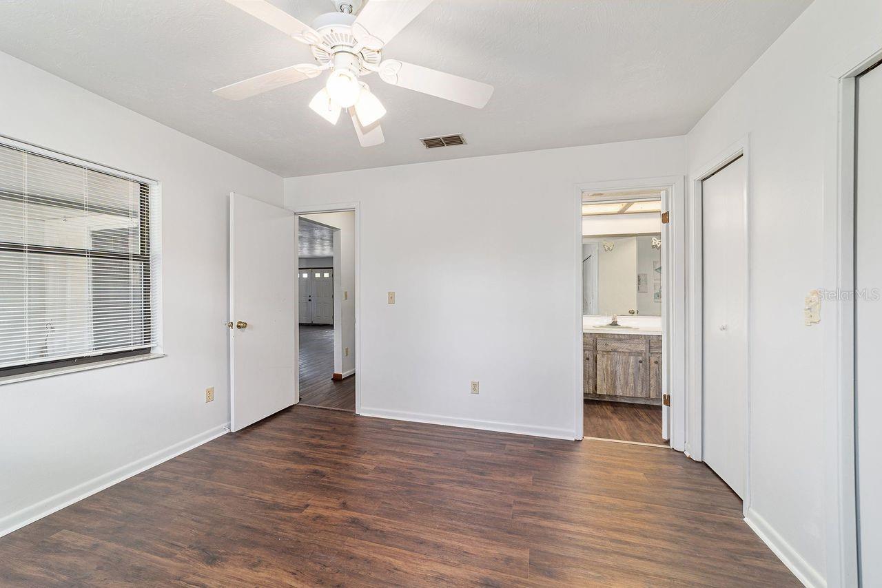 RAINBOW LAKES ESTATES - Residential