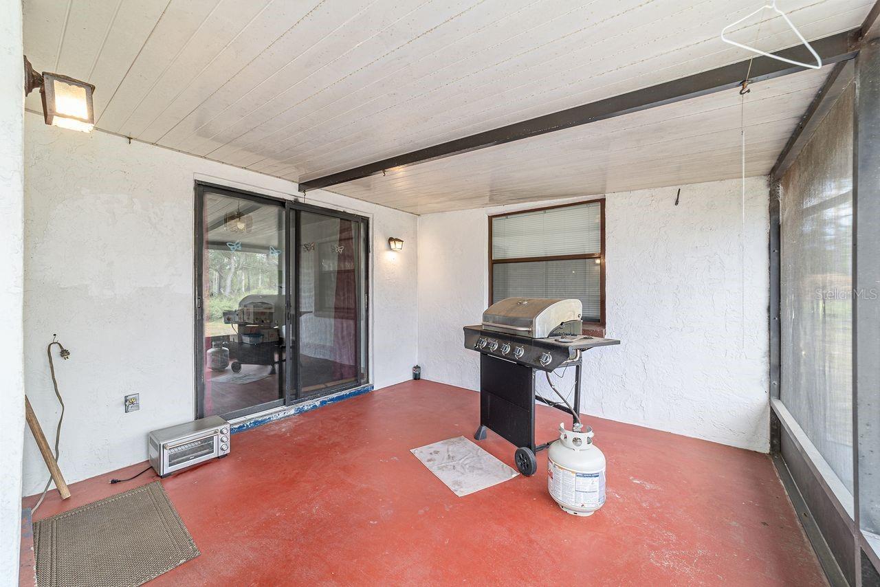 RAINBOW LAKES ESTATES - Residential