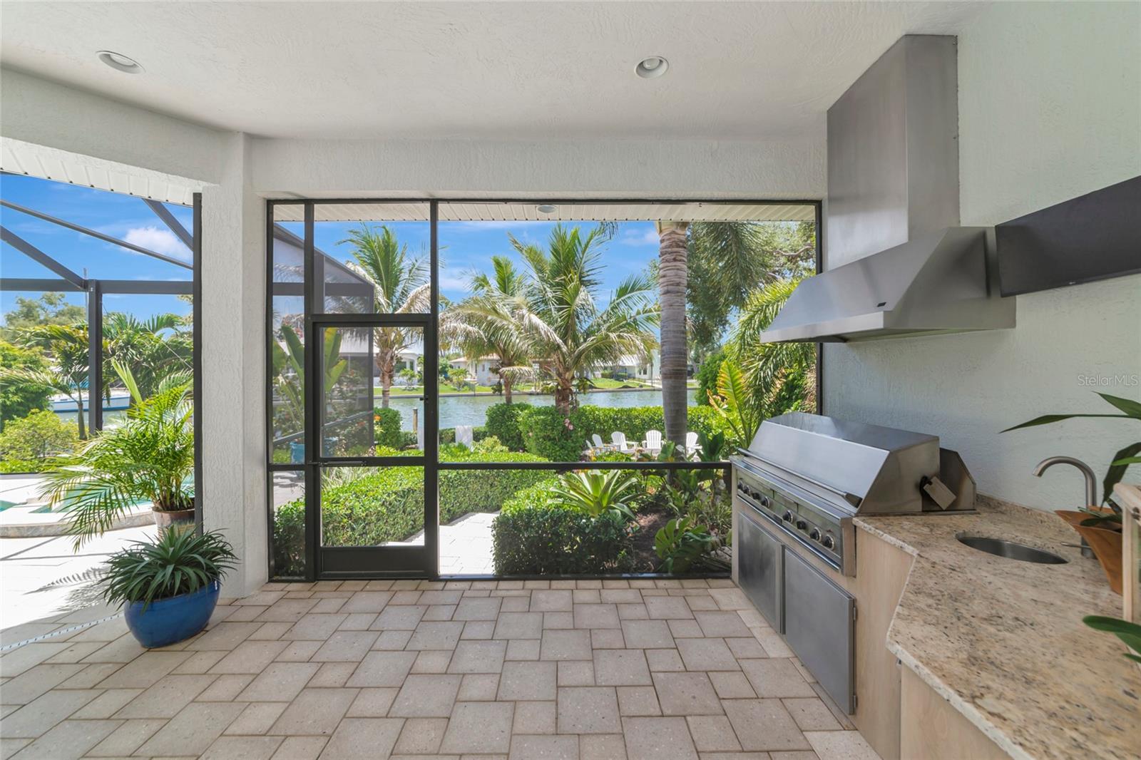 SOUTHPOINTE SHORES - Residential