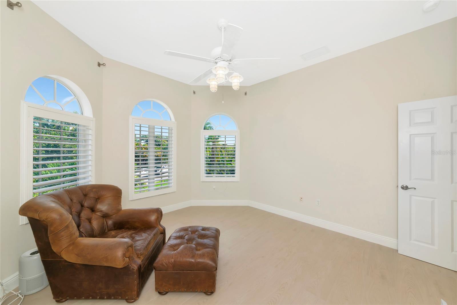 SOUTHPOINTE SHORES - Residential