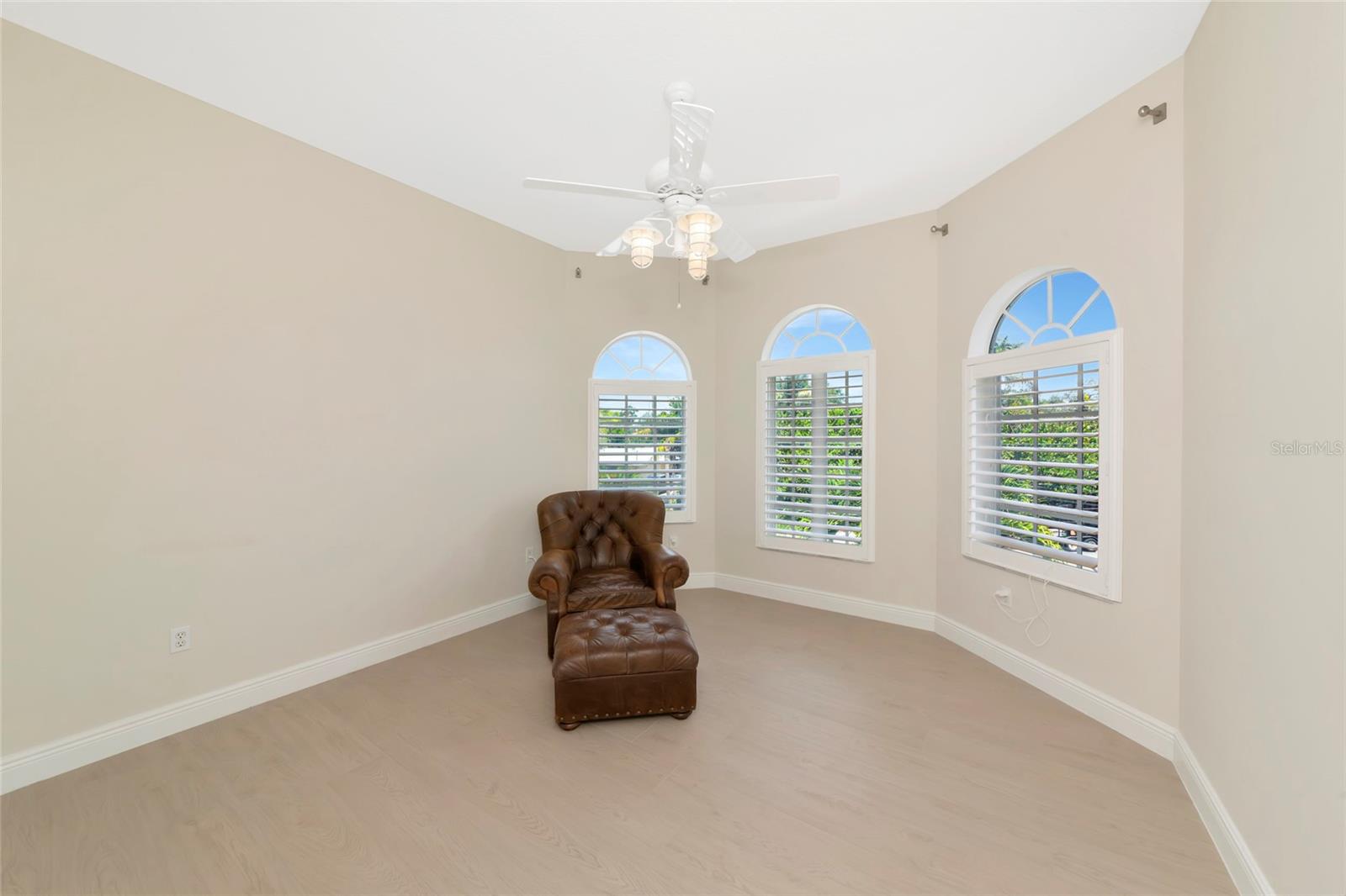 SOUTHPOINTE SHORES - Residential