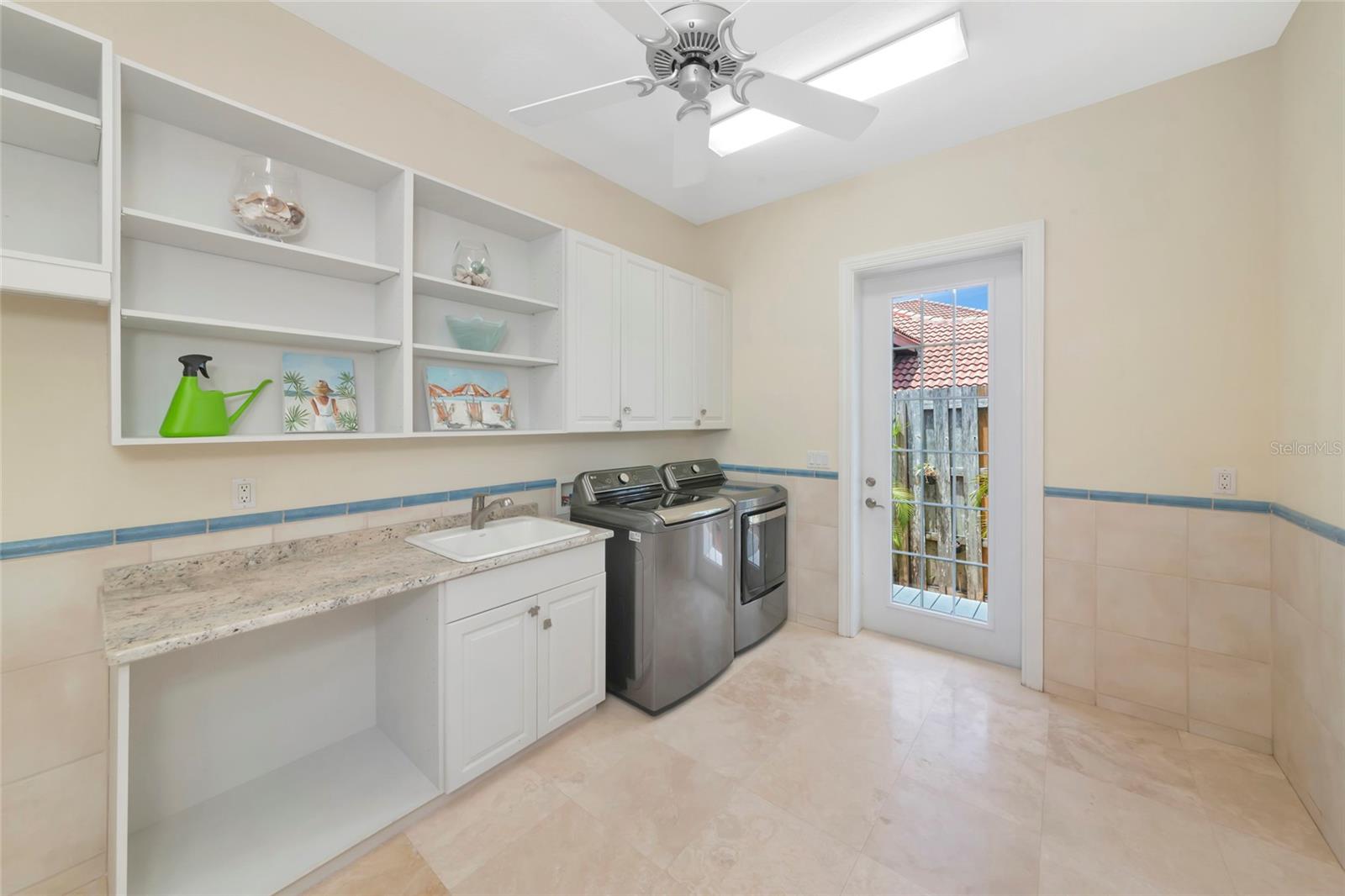 SOUTHPOINTE SHORES - Residential