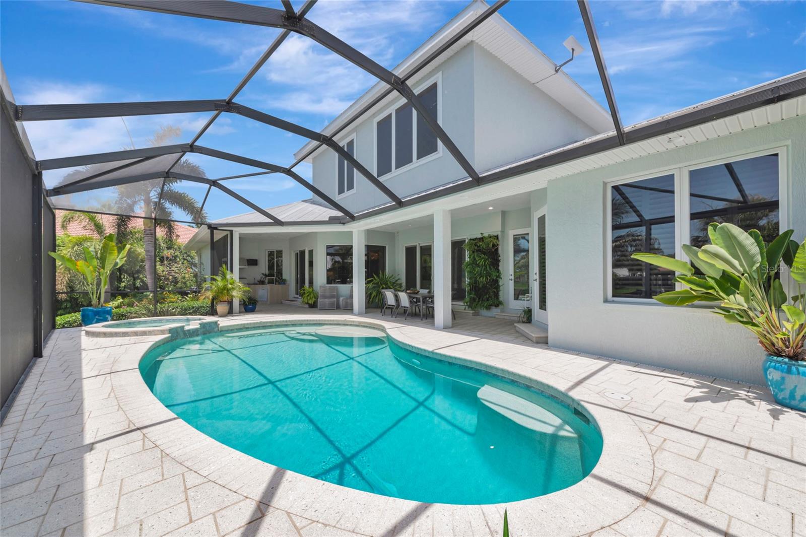 SOUTHPOINTE SHORES - Residential
