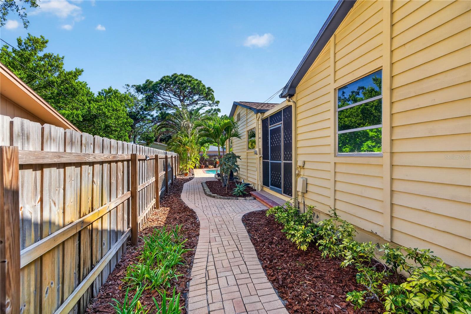 PASADENA ESTATES SEC C - Residential Lease