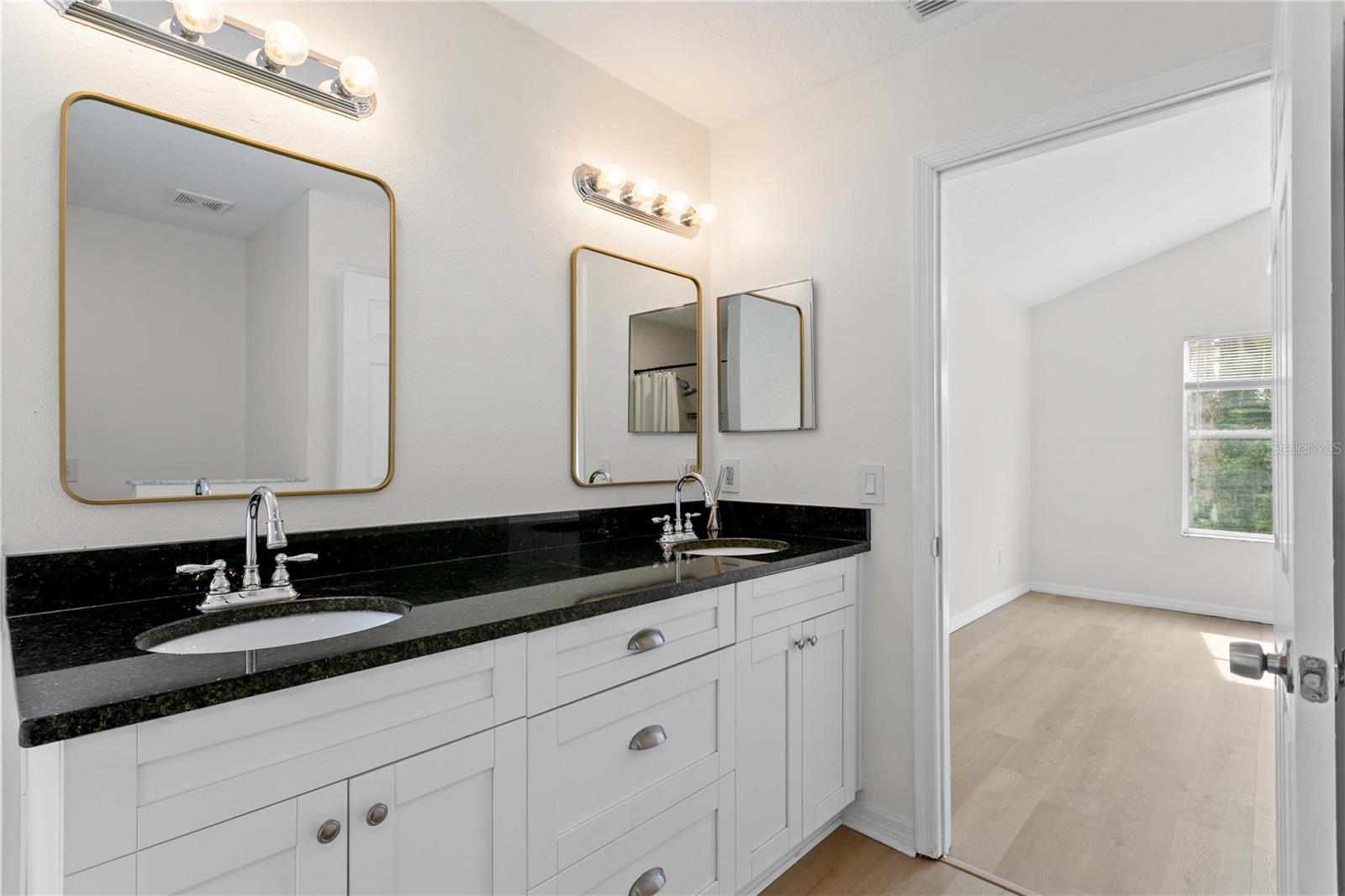 WELLINGTON HMS AT COUNTRYWAY - Residential