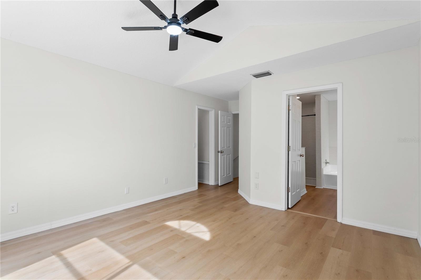 WELLINGTON HMS AT COUNTRYWAY - Residential
