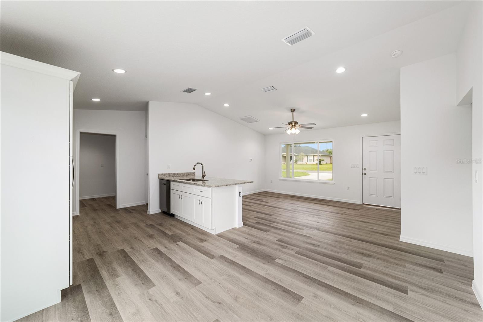 RAINBOW LAKES ESTATE - Residential