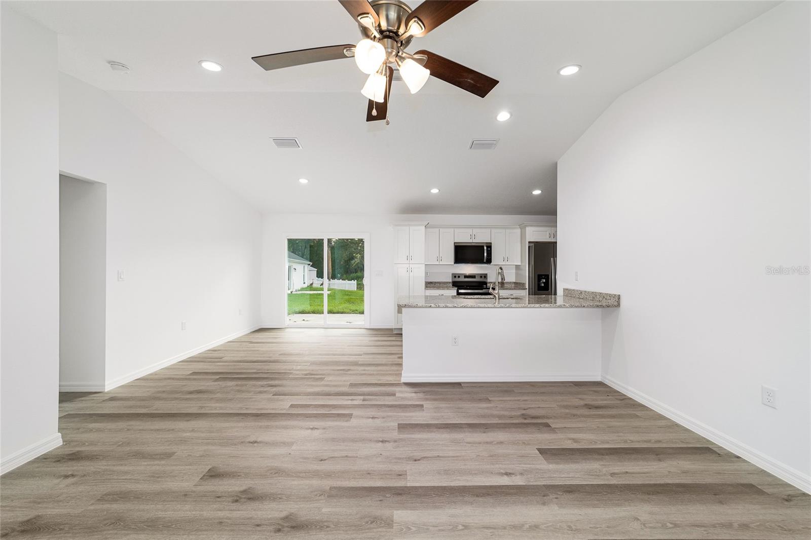 RAINBOW LAKES ESTATE - Residential