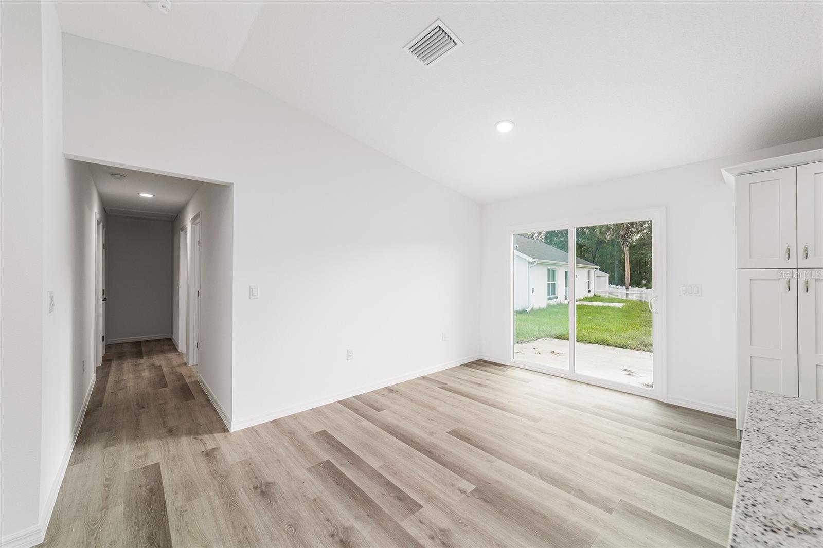 RAINBOW LAKES ESTATE - Residential
