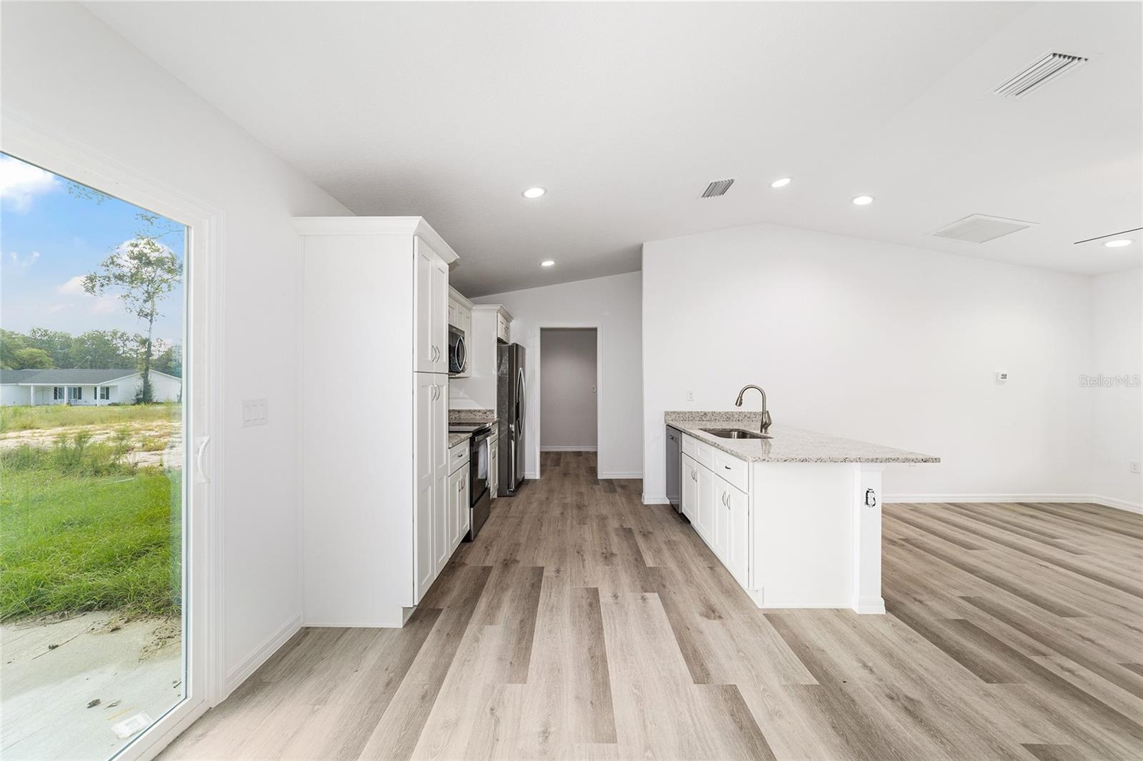 RAINBOW LAKES ESTATE - Residential