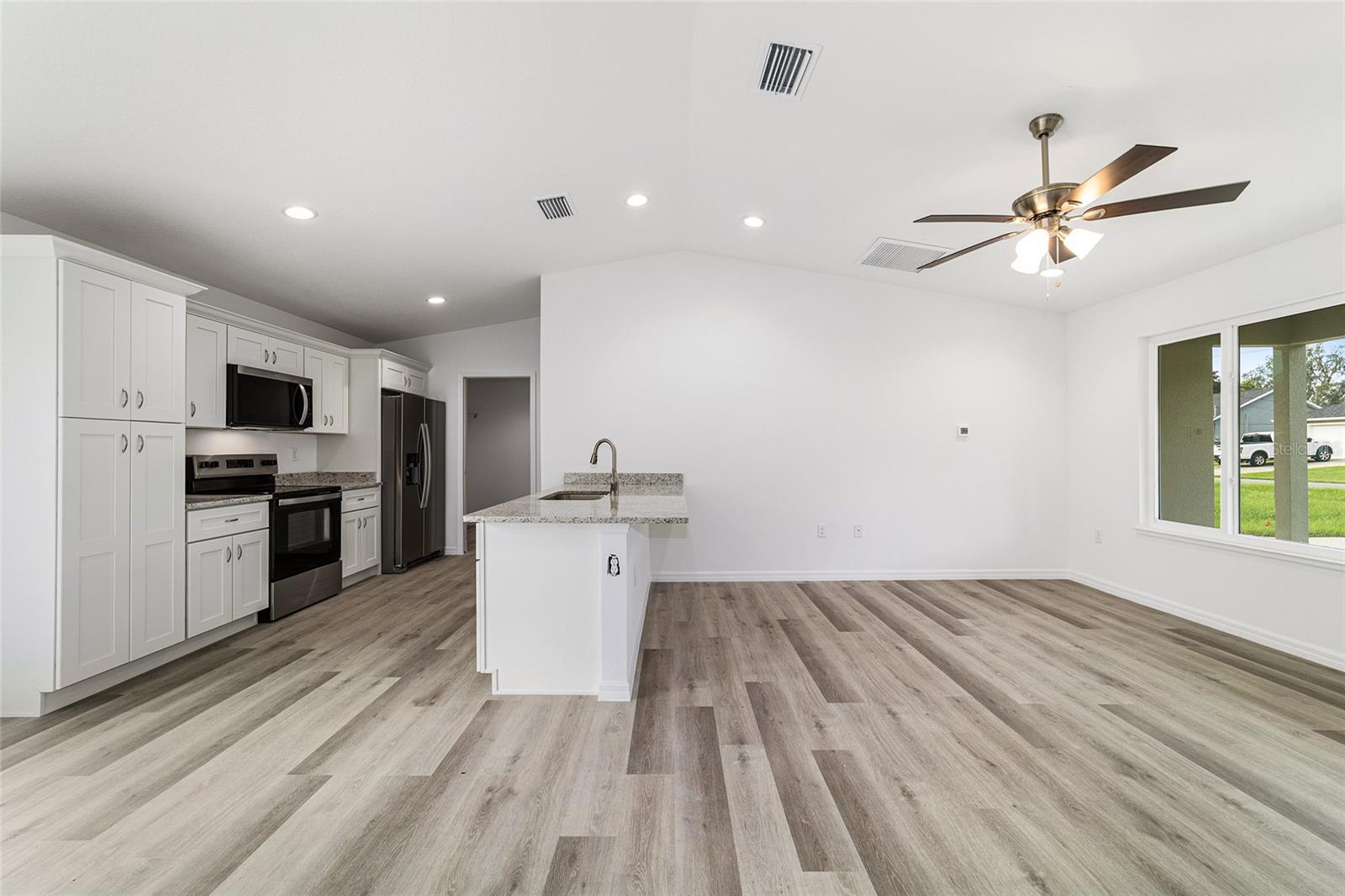 RAINBOW LAKES ESTATE - Residential