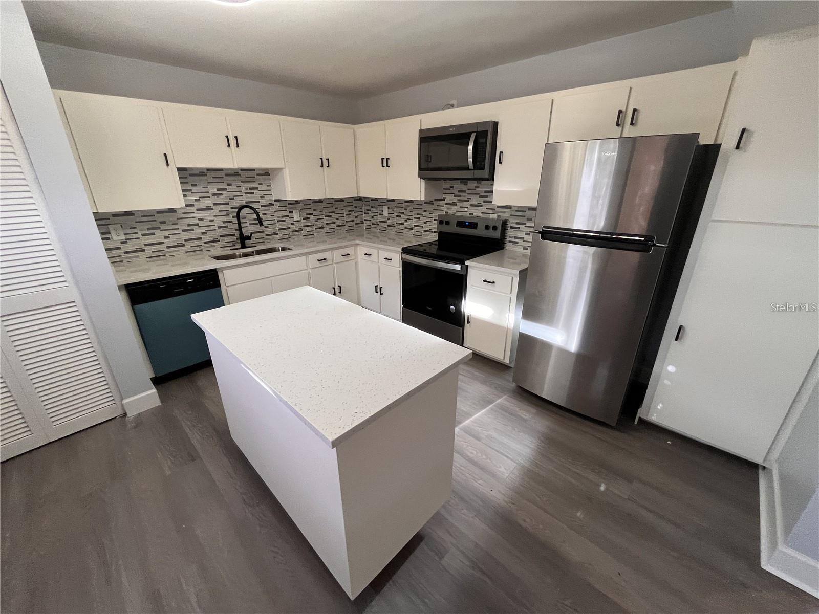 SPRING LAKES - Residential