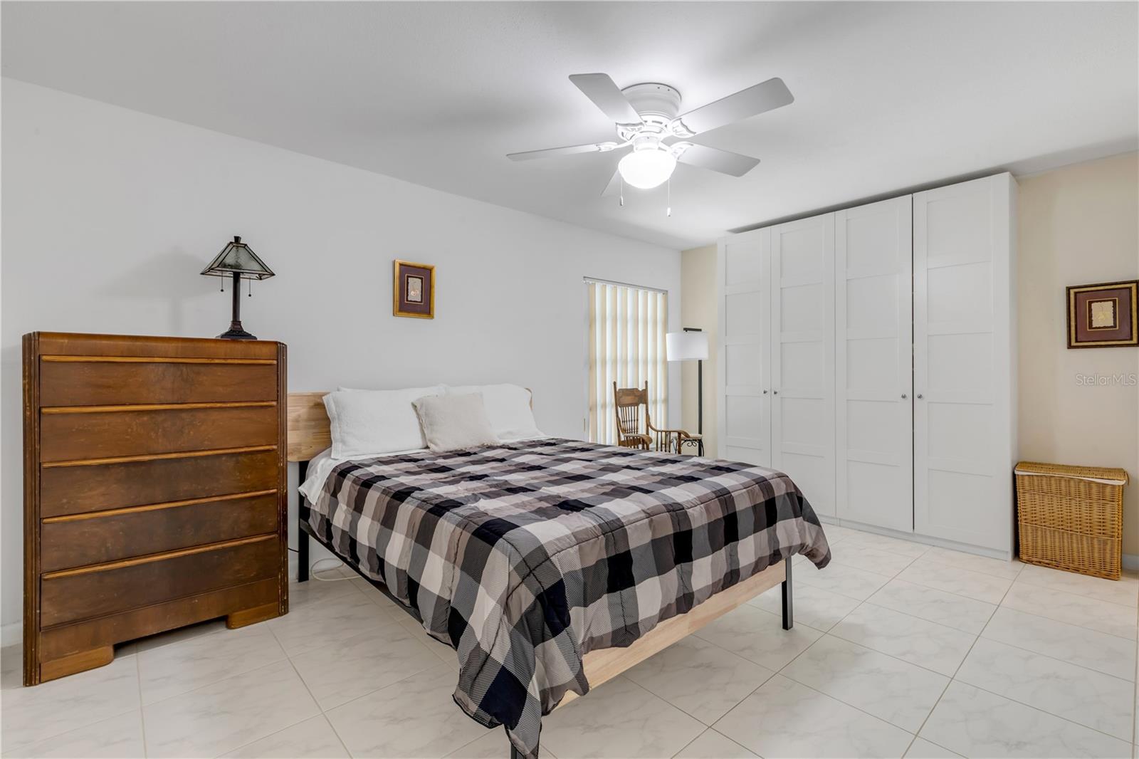 LAKE FOREST & LAKE FOREST NORTH - Residential