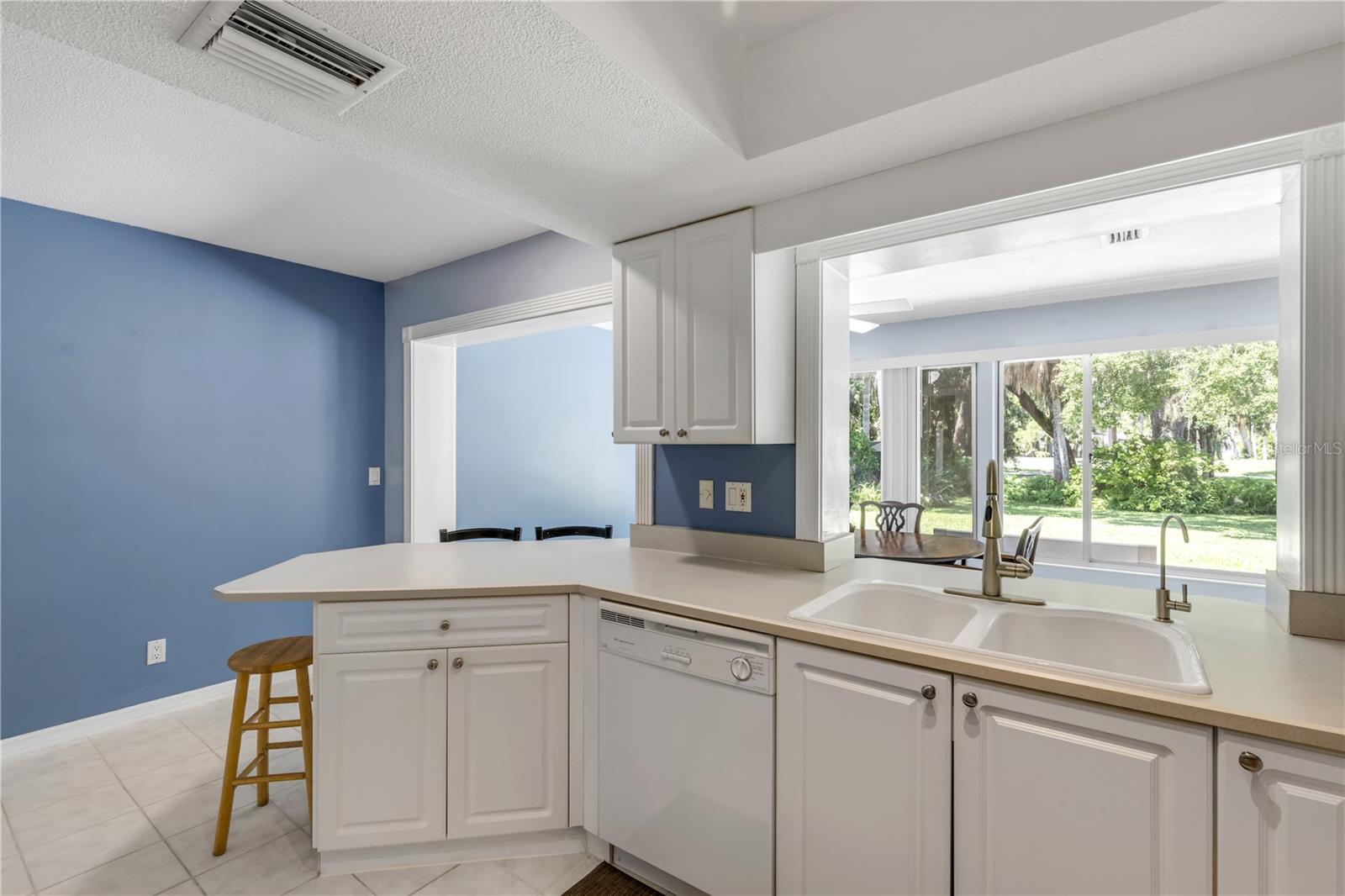LAKE FOREST & LAKE FOREST NORTH - Residential