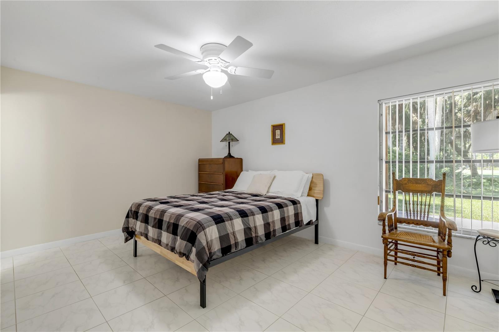 LAKE FOREST & LAKE FOREST NORTH - Residential