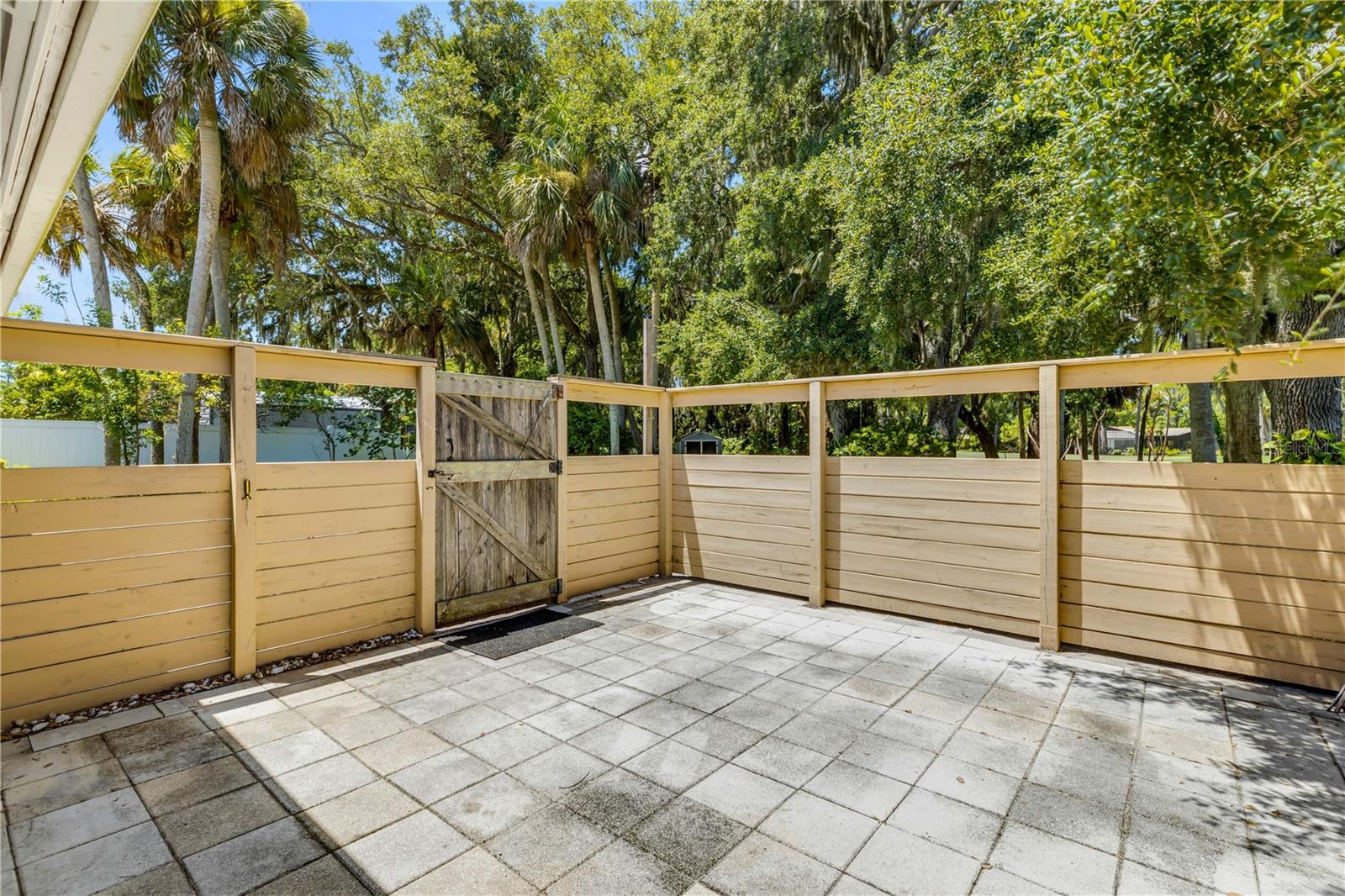 LAKE FOREST & LAKE FOREST NORTH - Residential