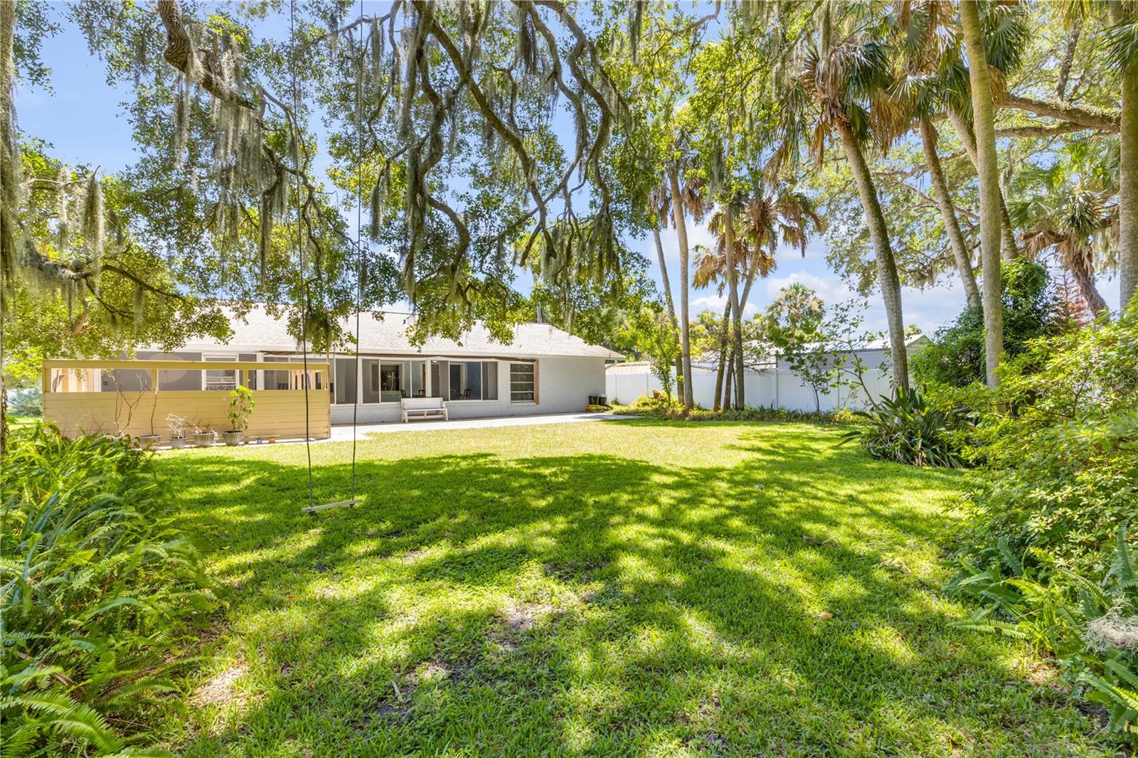 LAKE FOREST & LAKE FOREST NORTH - Residential