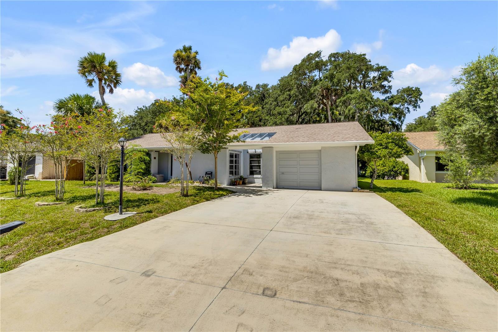 LAKE FOREST & LAKE FOREST NORTH - Residential