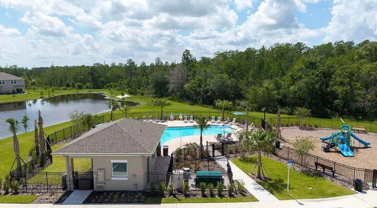 THE TOWNHOMES AT WESTVIEW - Residential
