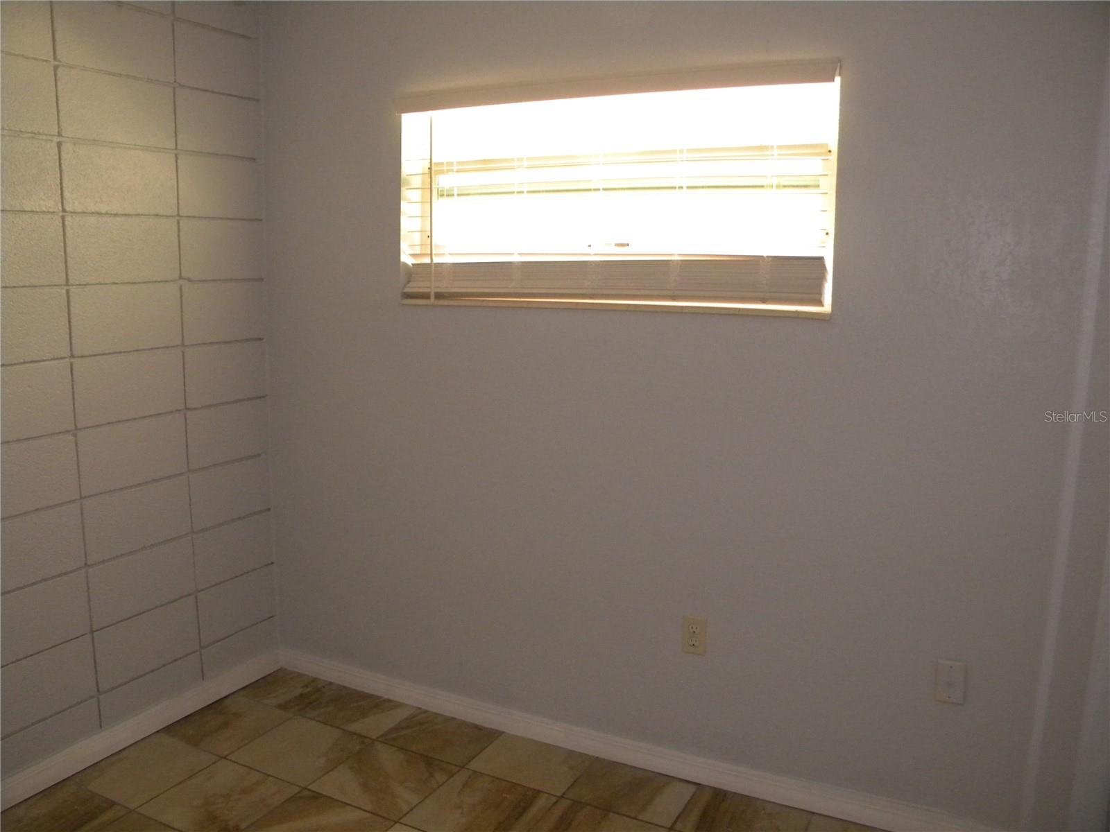PINECASTLE PARK - Residential Lease
