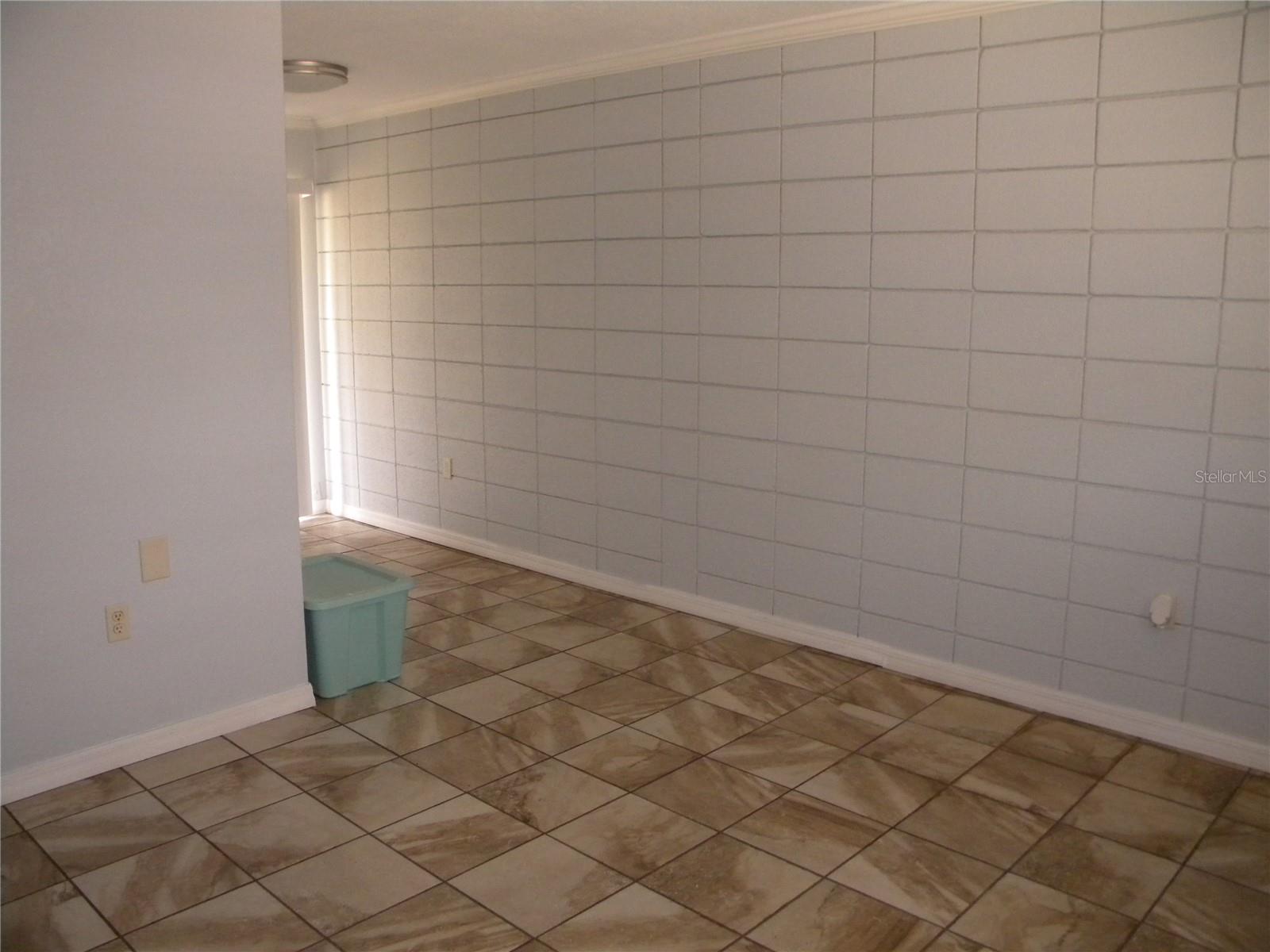 PINECASTLE PARK - Residential Lease
