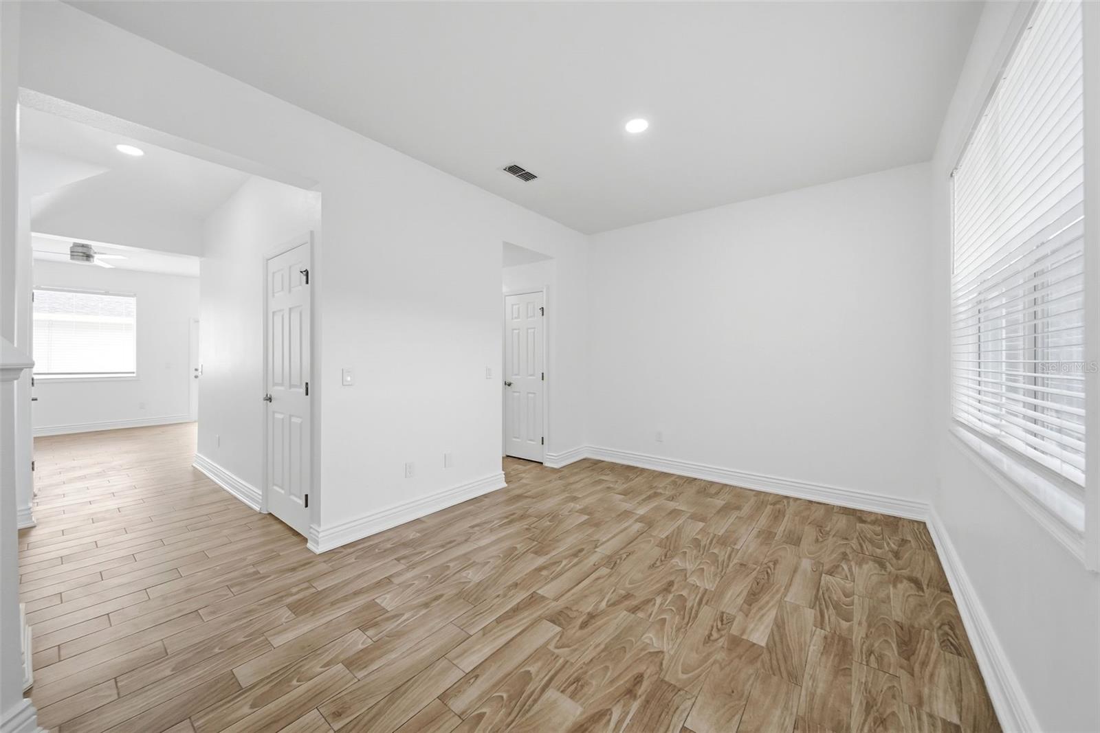 LAKES/WINDERMERE-LK REAMS TWNH - Residential