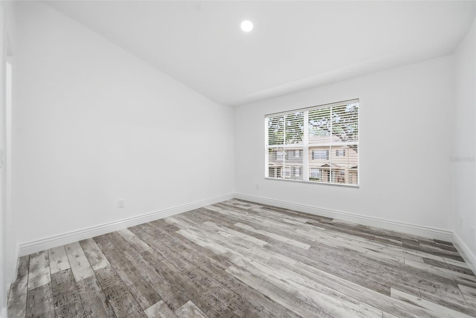 LAKES/WINDERMERE-LK REAMS TWNH - Residential